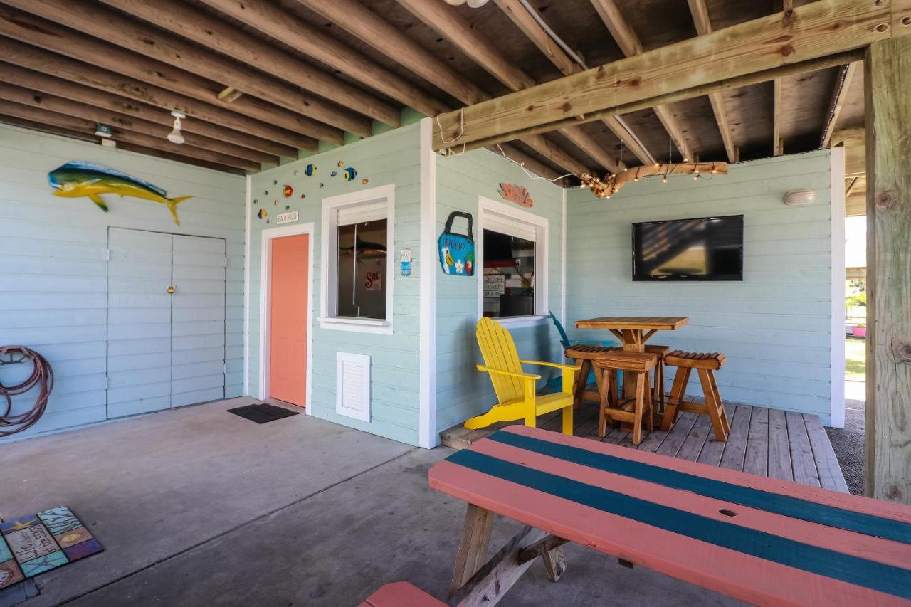One-Of-A-Kind Beach Home With Lounge Bar Game Room Galveston Eksteriør bilde