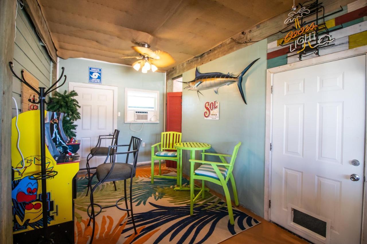 One-Of-A-Kind Beach Home With Lounge Bar Game Room Galveston Eksteriør bilde